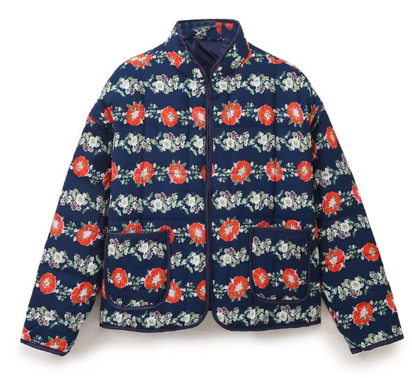 Damen nan gesteppte Stehkragenjacke mit floralem Längsprint, aufgesetzten Taschen und kontrastierender Paspel Drune