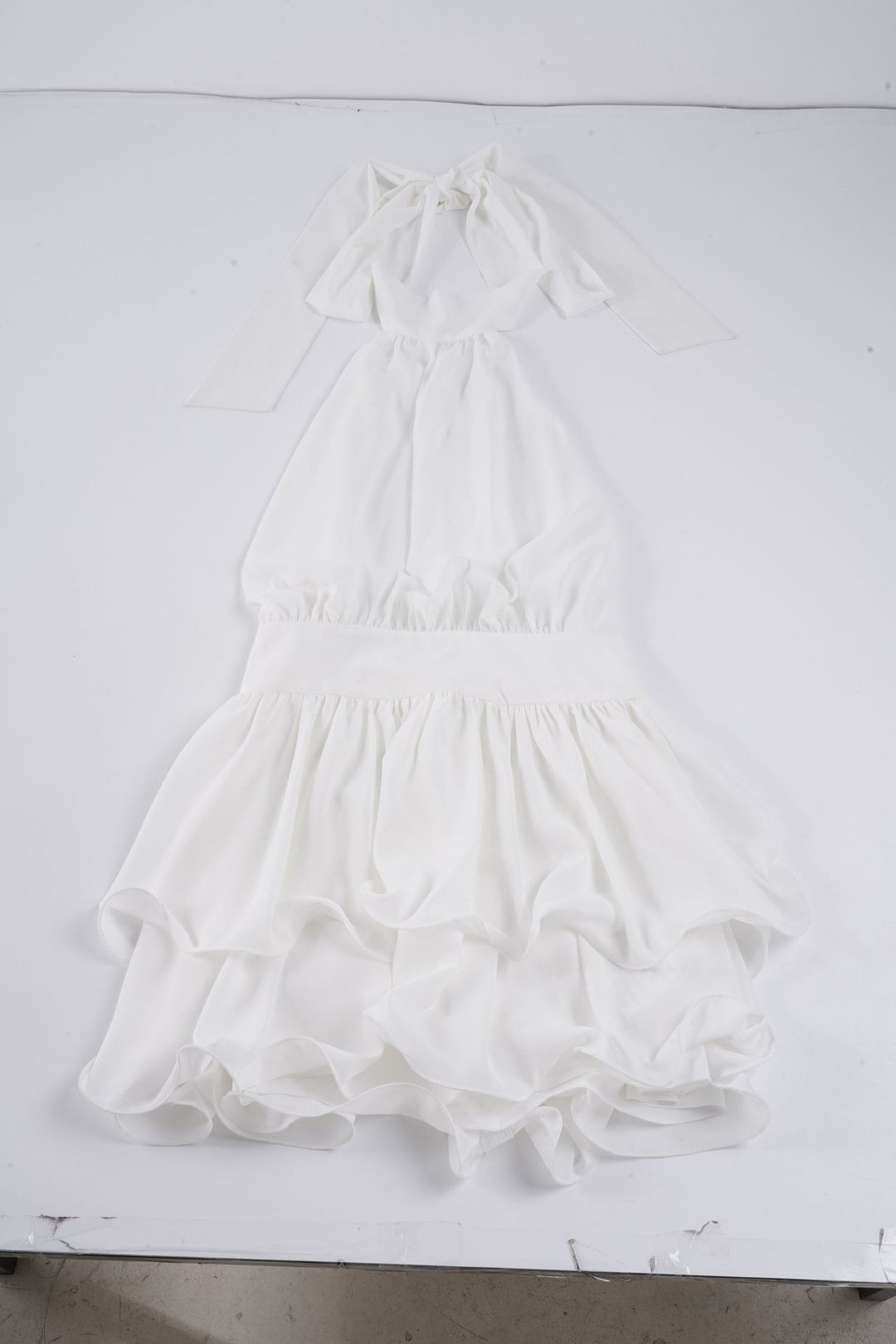 Damen Elegantes Maxikleid mit schwingendem Rüschensaum und tiefem V-Ausschnitt Drune