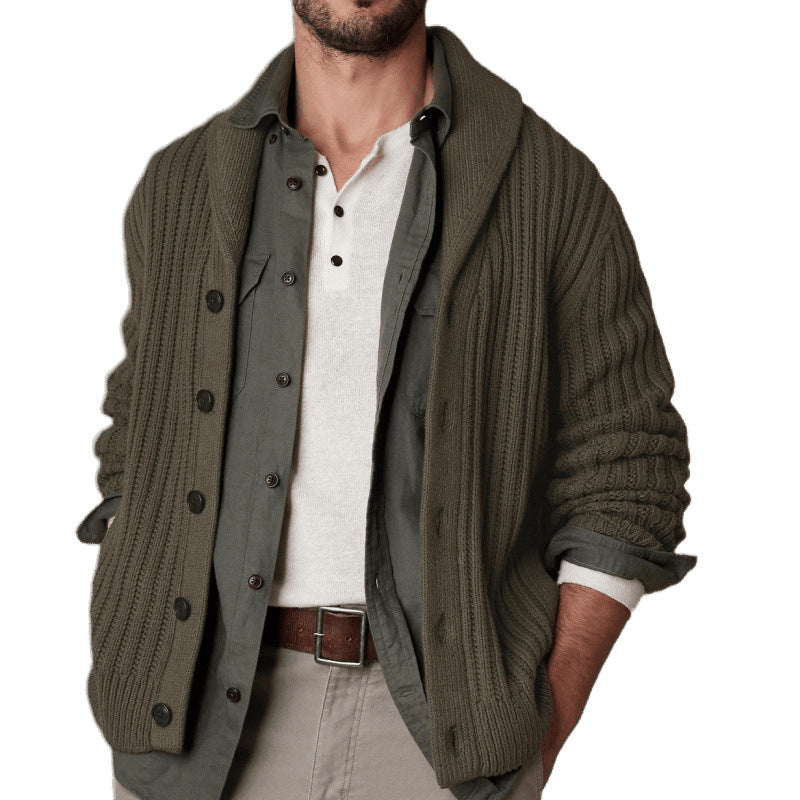 Herren Strickjacke mit modernen Zopfmuster und klassischem Umlegekragen Drune