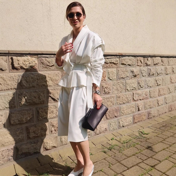 Damen elegantes Kleidungsensemble mit tailliertem Oberteil und weiten Hose Drune