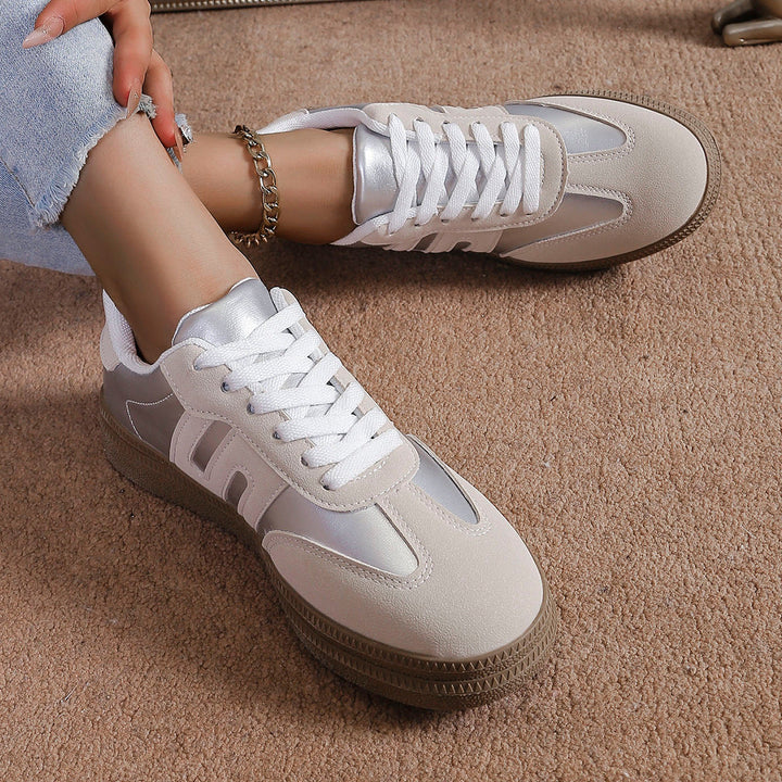 Damen Sportliche Sneakers mit satiniertem Obermaterial und Retro-Design Drune