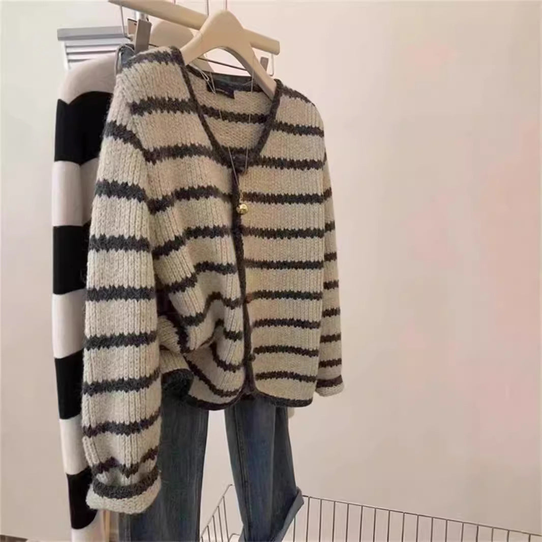 Damen Strickjacke im Boho-Stil mit Knopfleiste und breiten Ärmel Drune