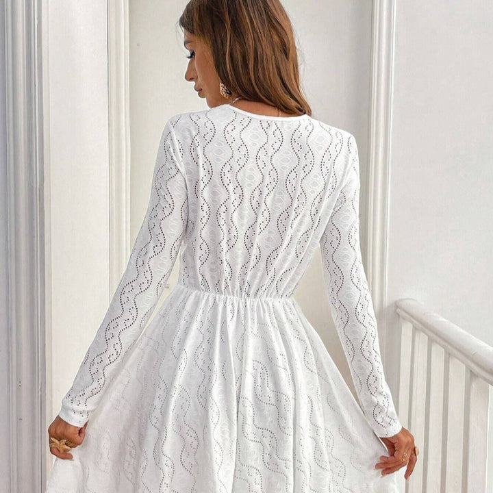Damen Spitzenkleid mit raffiniertem V-Ausschnitt und eleganten langen Ärmeln Drune