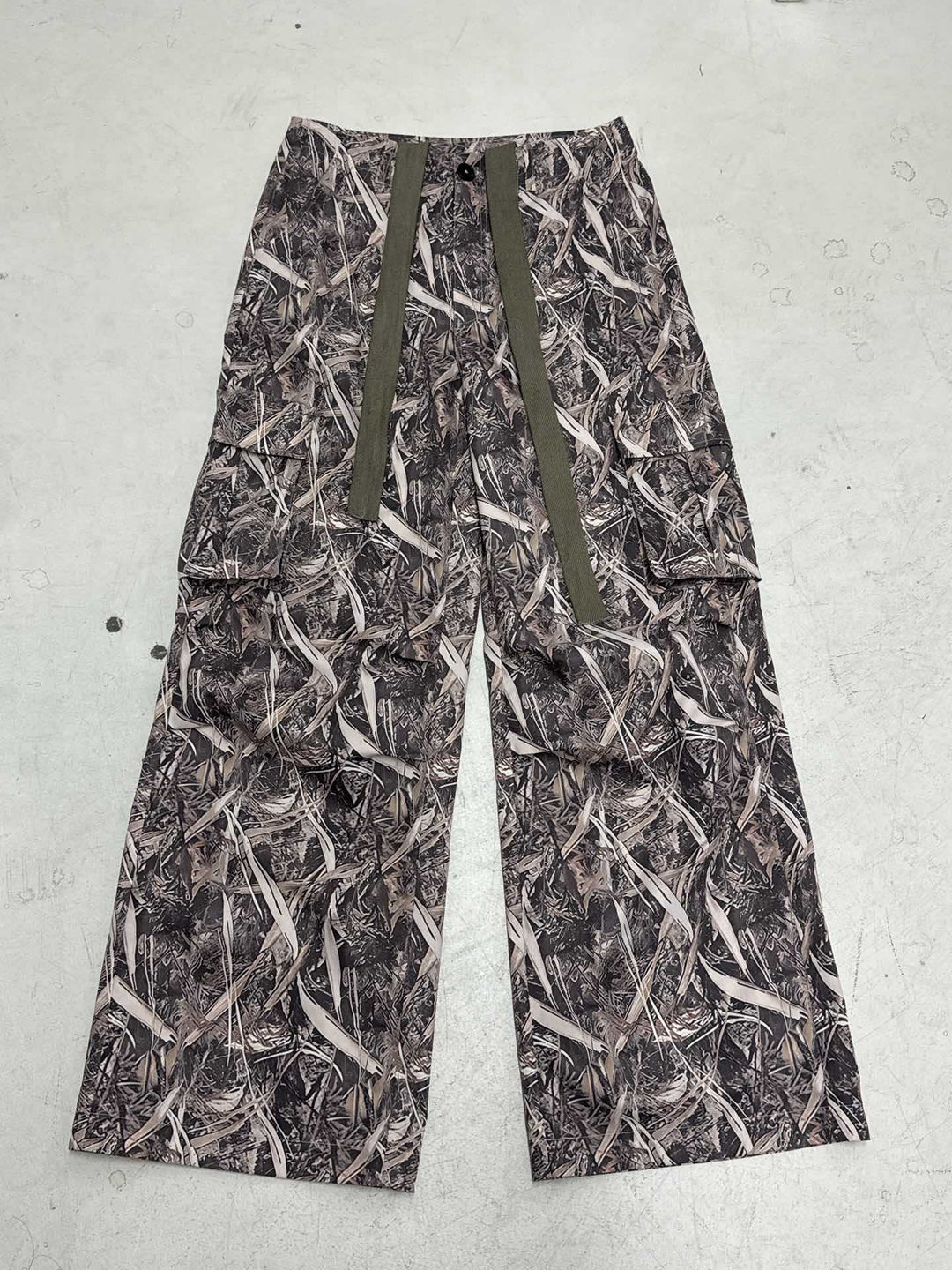 Damen Utility-Hosen im Camouflagedesign mit verstellbarem Bund und praktischen Seitentaschen Drune
