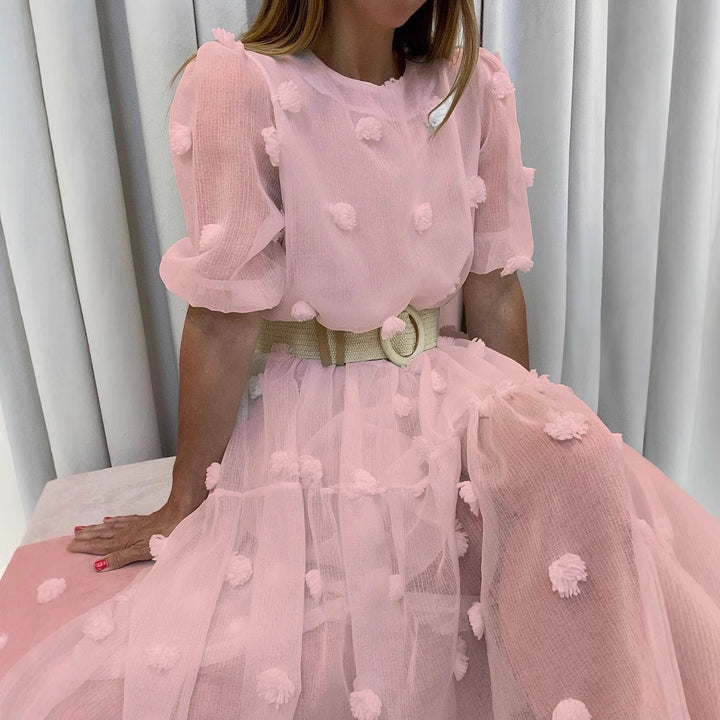 Damen Kleid mit volumetrischen Puffärmeln und dekorativen Fransen Drune