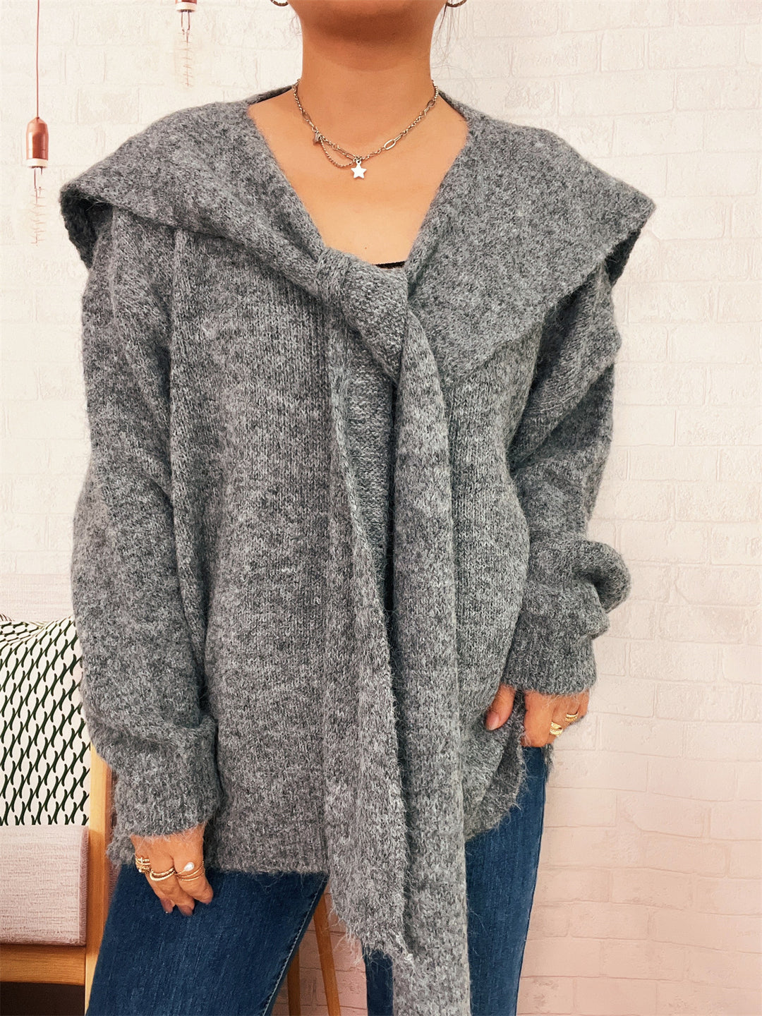 Damen lässiger Strickpullover mit abnehmbarer Kapuze und Knopfdetails Drune