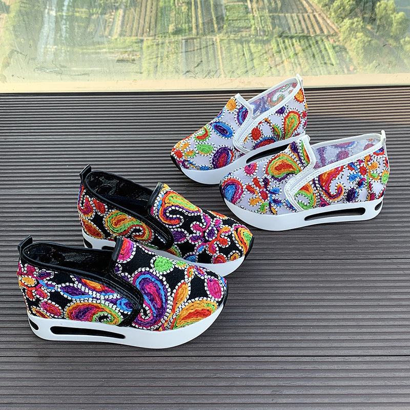 Damen modische Slip-On Sneakers mit buntem Stickdesign Drune