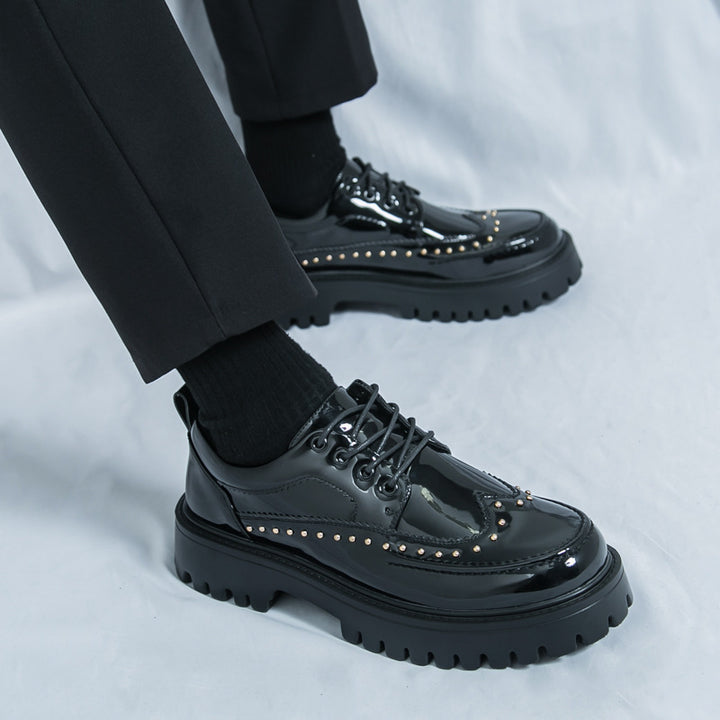 Damen Plateau-Brogue Derby mit markanter Profilsohle und Lacklederoptik Drune