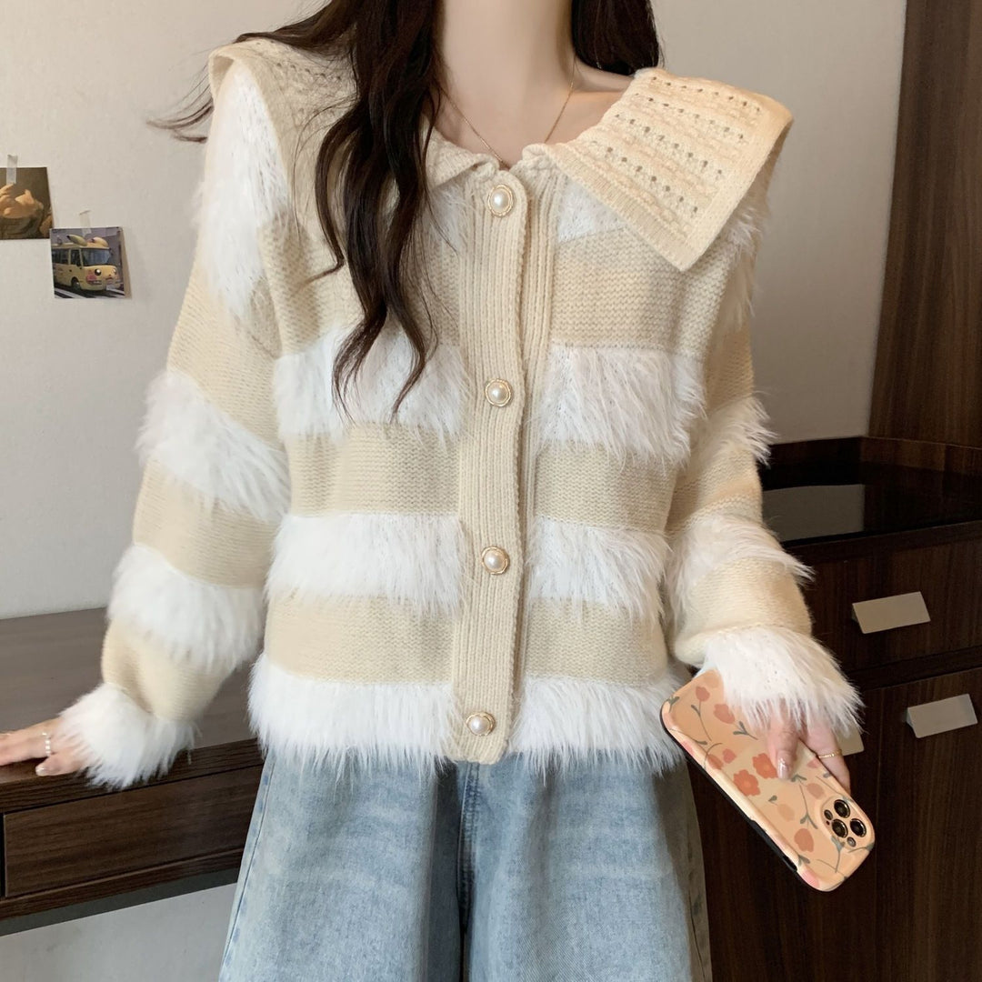 Damen Strickjacke mit geflochtenem Kragen und Kunstfellapplikationen Drune