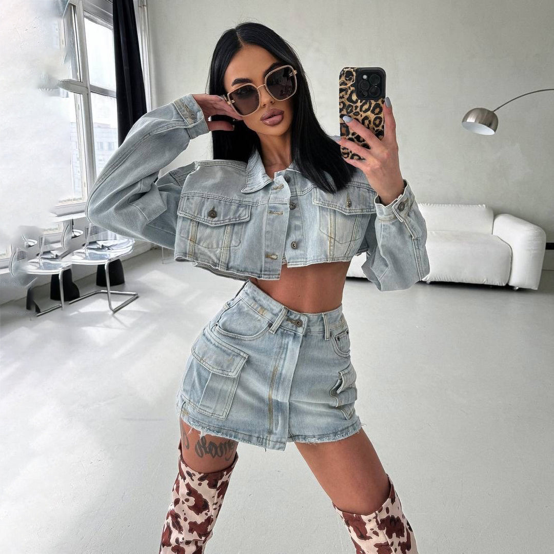 Damen Denim-Crop-Jacke mit passendem Minirock im modernen Utility-Stil Drune