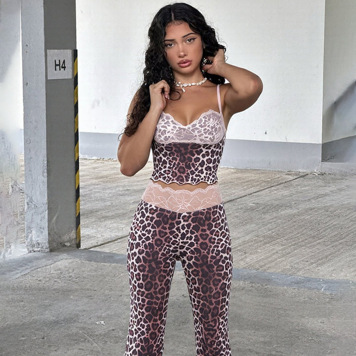Damen Erotik Jumpsuit mit Leopardenmuster und spitzen Trägern Drune