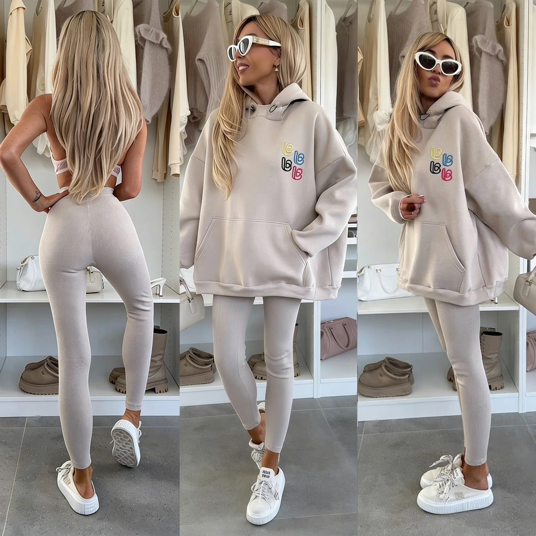 Damen Oversized Hoodie mit buntem Logo und bequemen Leggings Drune