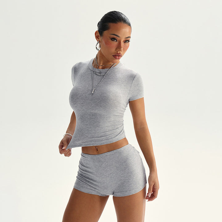 Damen Set aus figurbetontem T-Shirt und Shorts Drune