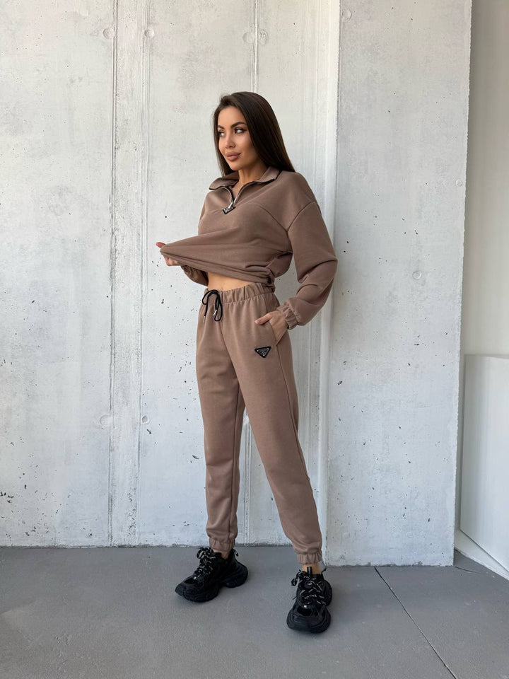 Damen sportliches Freizeit-Set mit hohem Kragen und elastischen Bündchen Drune
