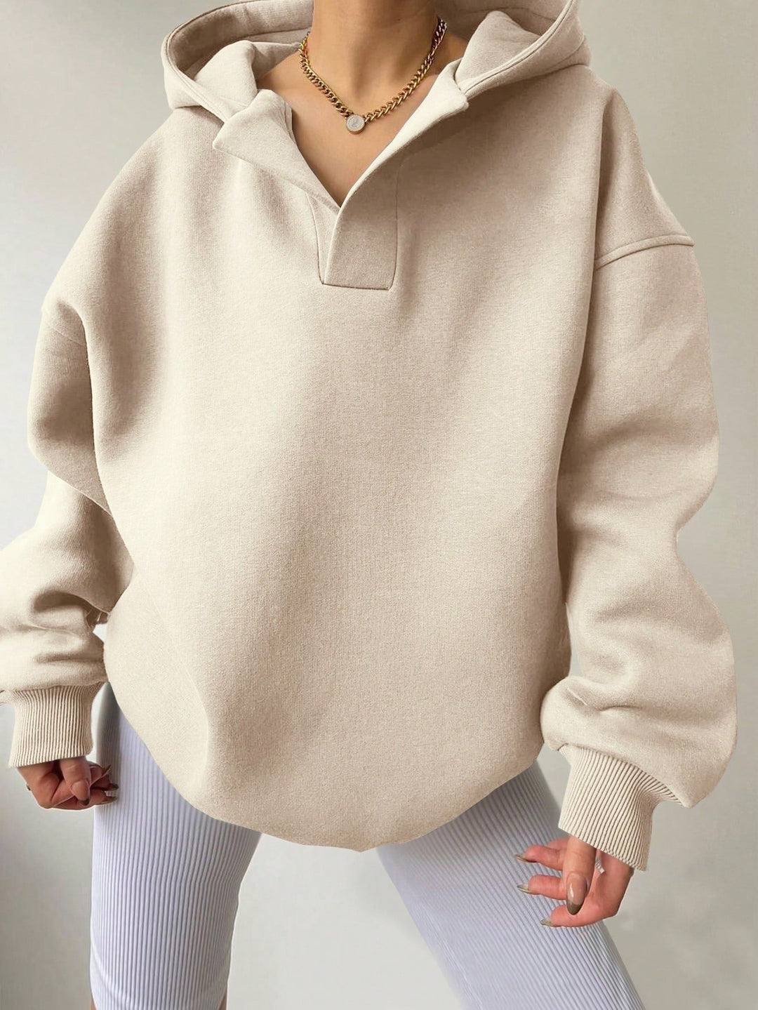 Damen Oversized Hoodie mit kurzem Kragen und praktischen Seitentaschen Drune