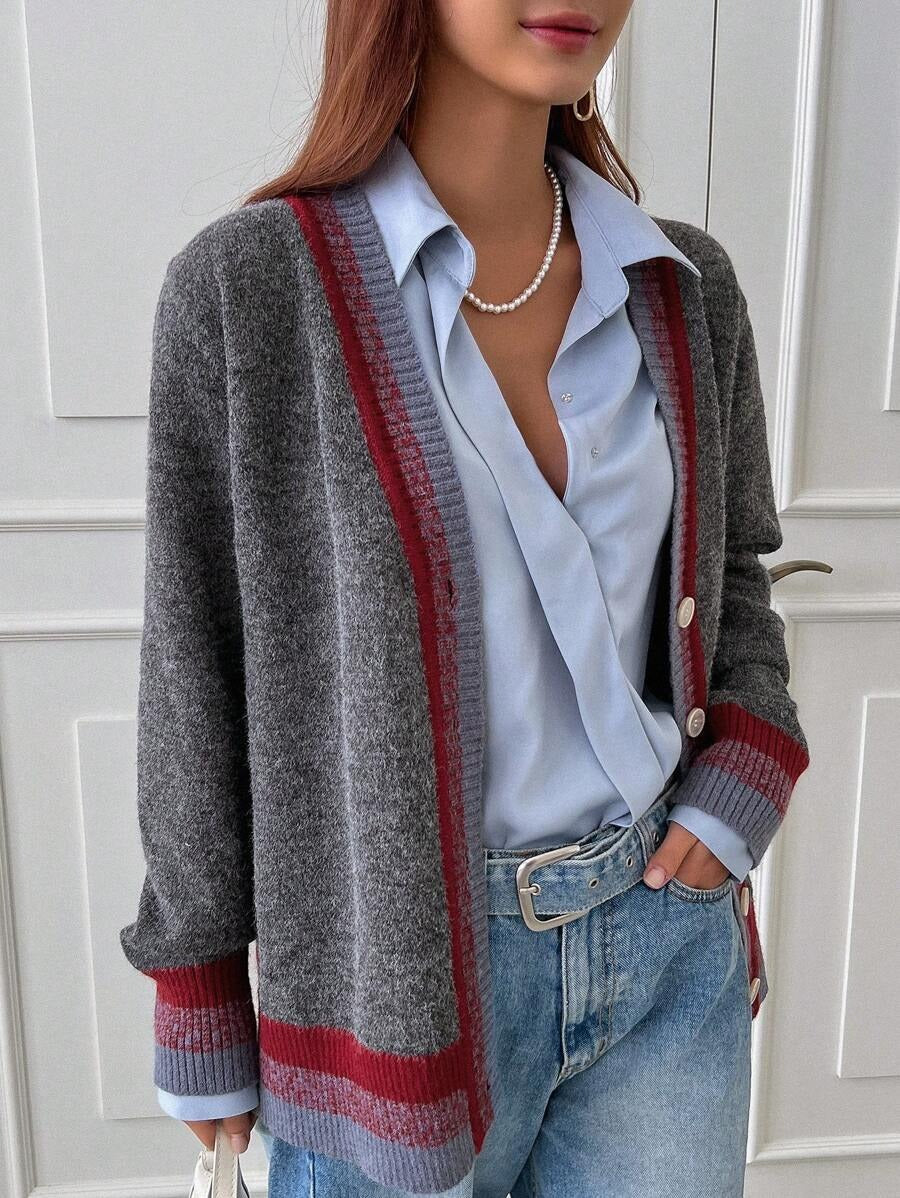 Damen modische Strickjacke mit kontrastierenden Absetzungen und klassischen Knopfdetails Drune