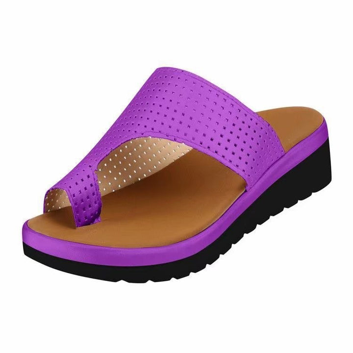 Damen nan lässige Zehensteg-Slipper mit gelochtem Soft-Obermaterial und dämpfender Keilsohle Drune