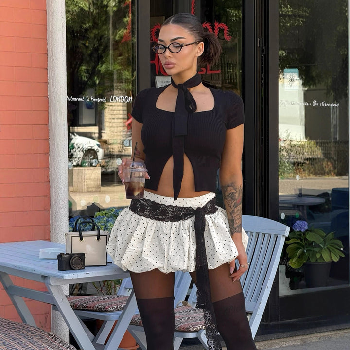 Damen Minikleid mit voluminösem Rüschensaum und dekorativem Gürtel Drune