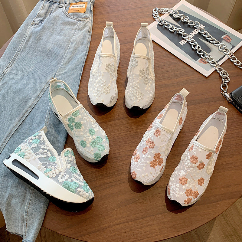 Damen Komfortable Sneaker mit floralem Stickmuster und rutschfester Sohle Drune