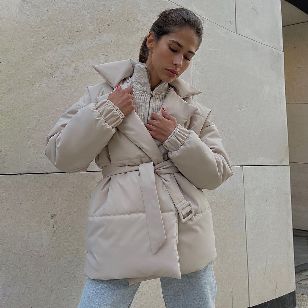 Damen modische Steppjacke mit Gürtel und elegantem Kragen Drune