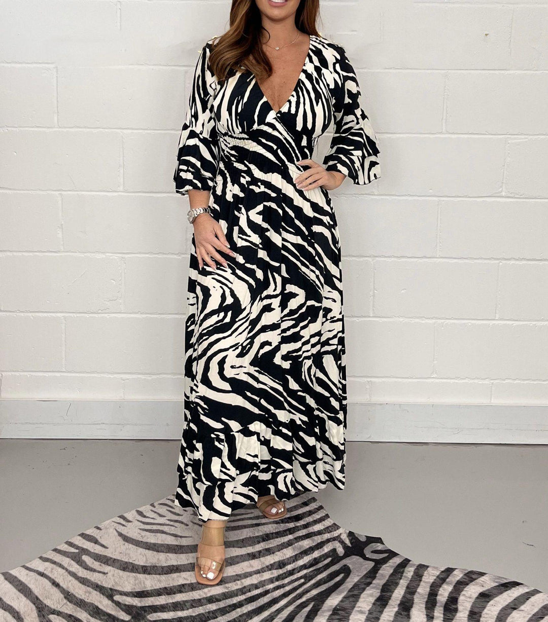 Damen Maxikleid mit V-Ausschnitt und weitem Rock Drune