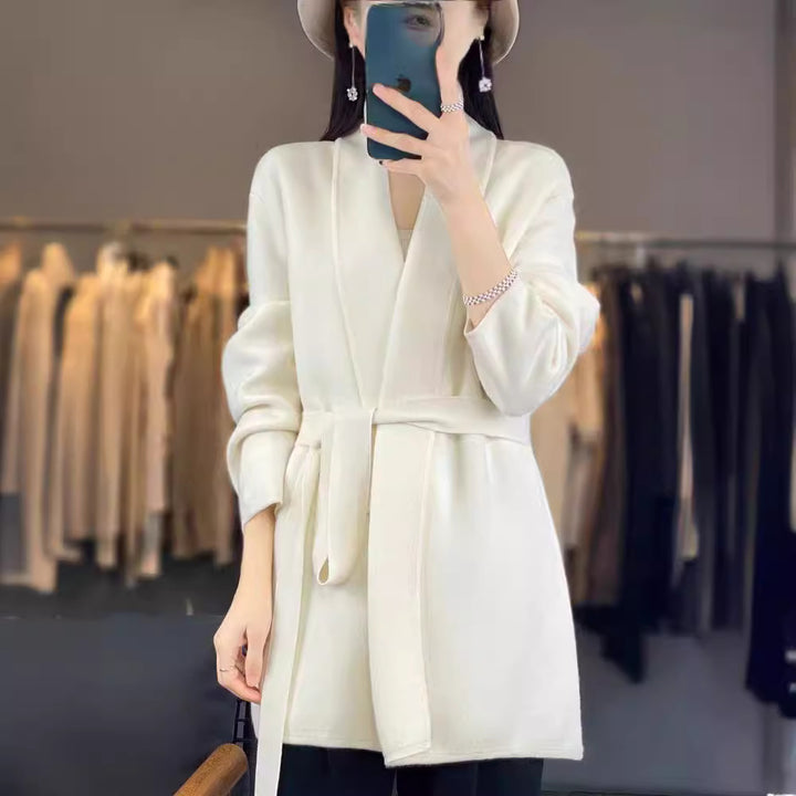 Damen stilvolle Strickjacke mit Bindegürtel und Taschen Drune