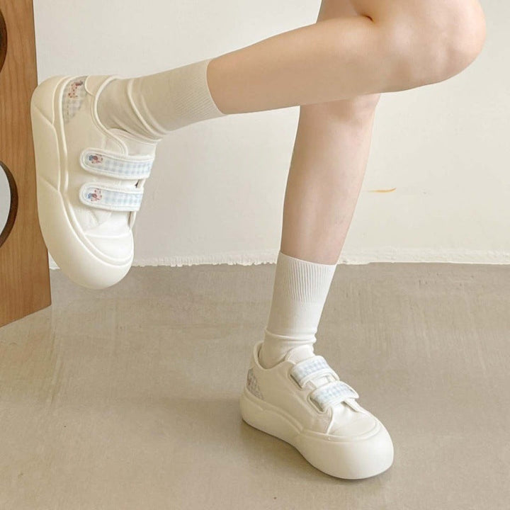 Damen Plattform-Sneaker mit praktischem Klettverschluss und verspielten Applikationen Drune