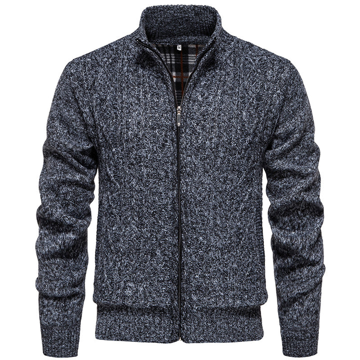 Herren nan grobgestrickter Cardigan mit Zopfmuster, Stehkragen und kariertem Innenfutter Drune