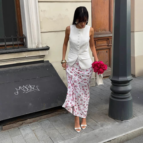 Damen Elegante Weste mit femininen Knopfdetails und modischen Eingrifftaschen Drune