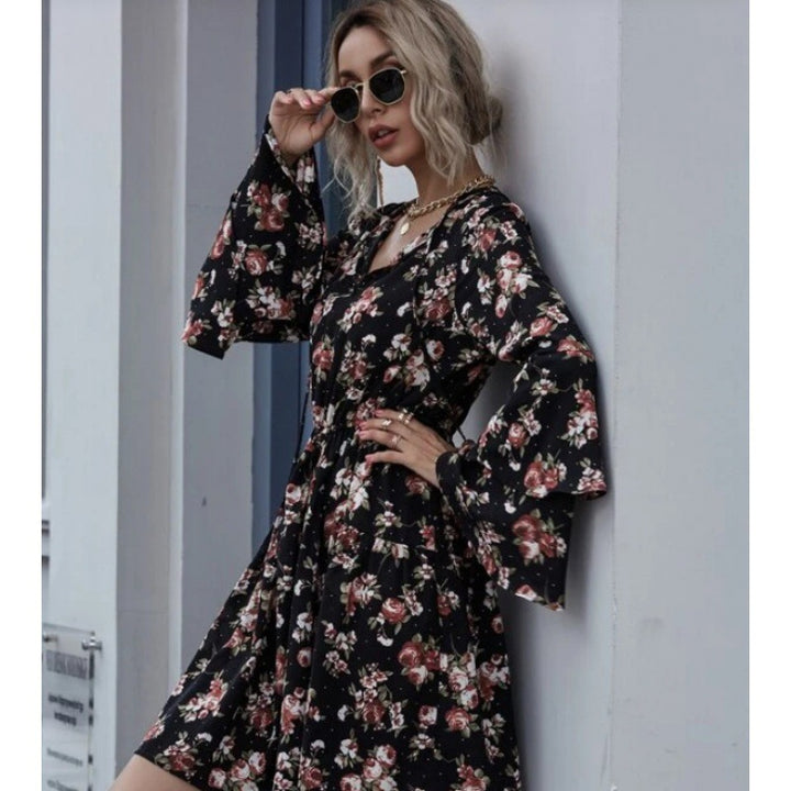Damen Midikleid mit weit ausgestellten Ärmeln und floralen Mustern Drune