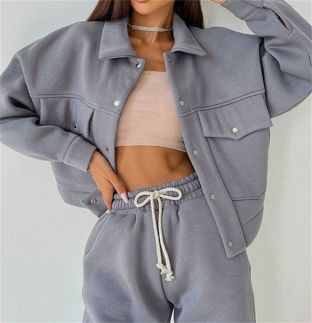 Damen sportliches Freizeit-Set mit trendiger Jacke und bequemen Jogginghosen Drune