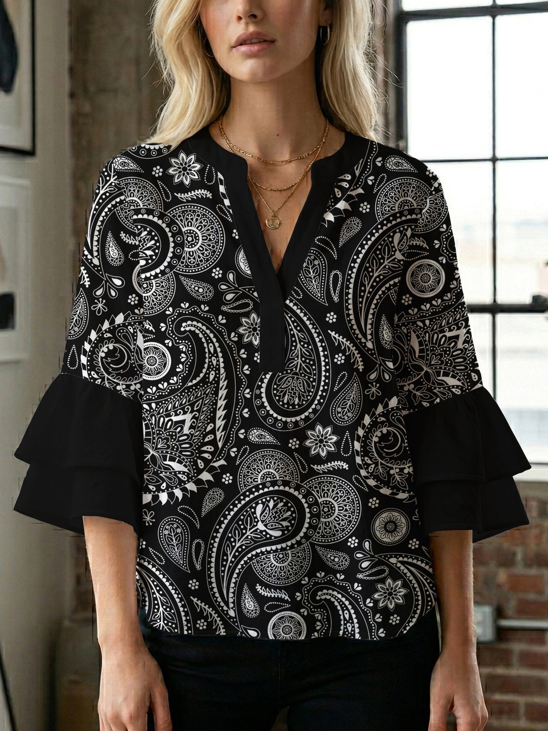 Damen Bluse mit voluminösen Flügelärmel und intensivem Blattmuster Drune