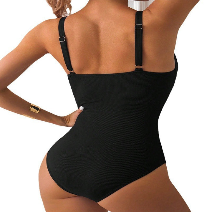 Damen Einteiler Badeanzug mit raffiniertem Cut-Out und goldenen Akzenten Drune