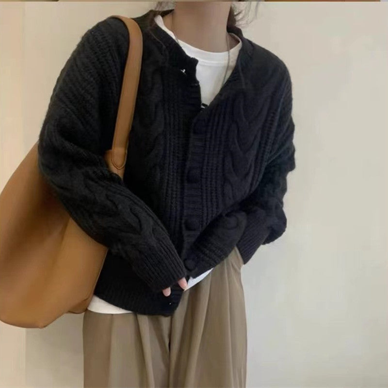 Damen Strickjacke mit nostalgischem Zopfmuster Drune