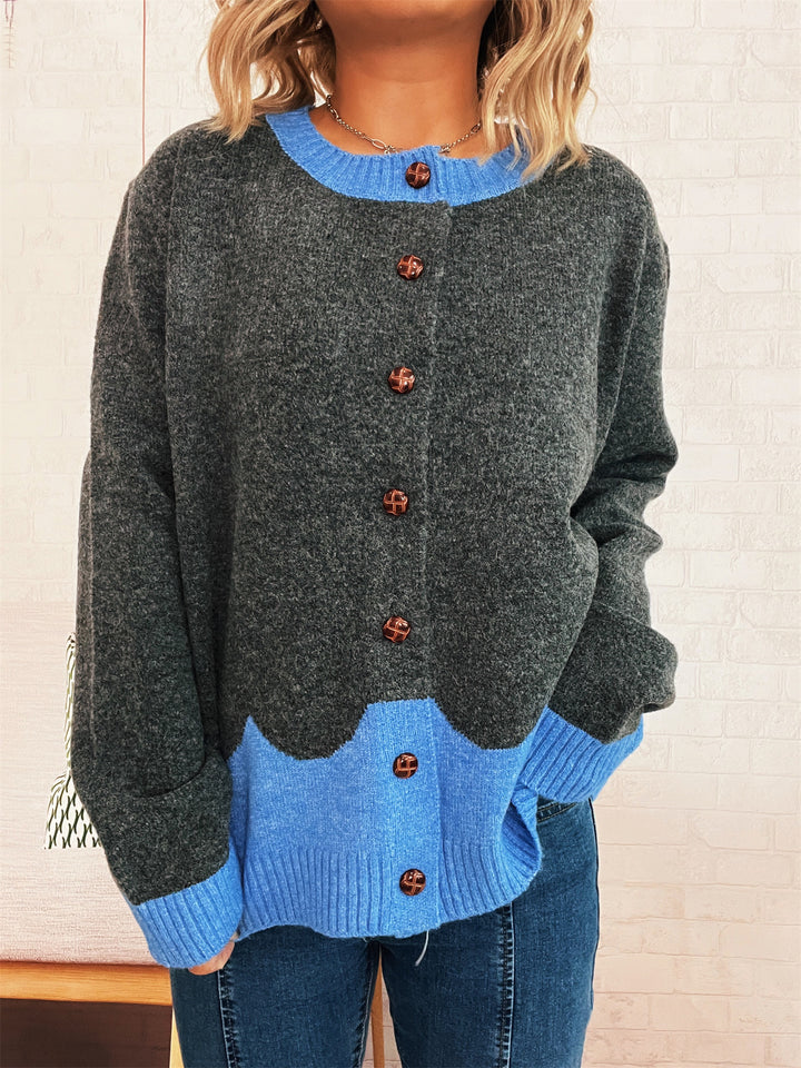 Damen kuschelige Strickjacke mit kontrastierenden Bündchen und Knopfdetails Drune