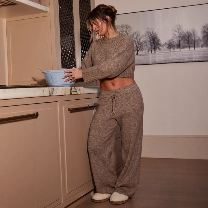 Damen lässiges und bequemes Strickset mit cropped Pullover und weitem Hosen Drune