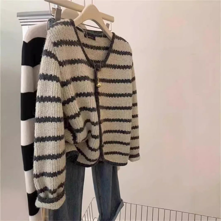 Damen Strickjacke im Boho-Stil mit Knopfleiste und breiten Ärmel Drune