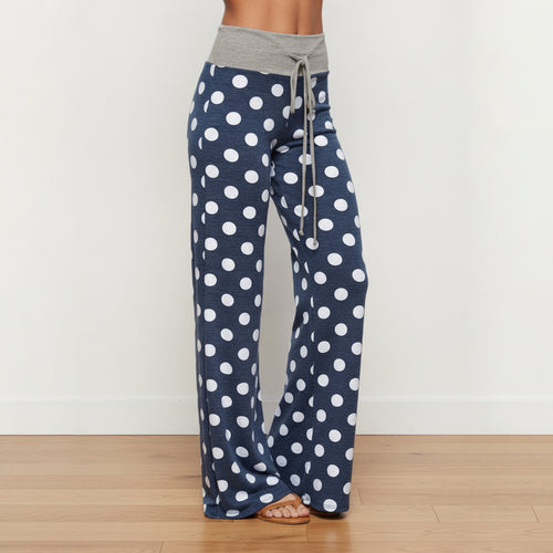 Damen Freizeithose mit weitem Schnitt und farbenfrohem Polka Dot Design Drune