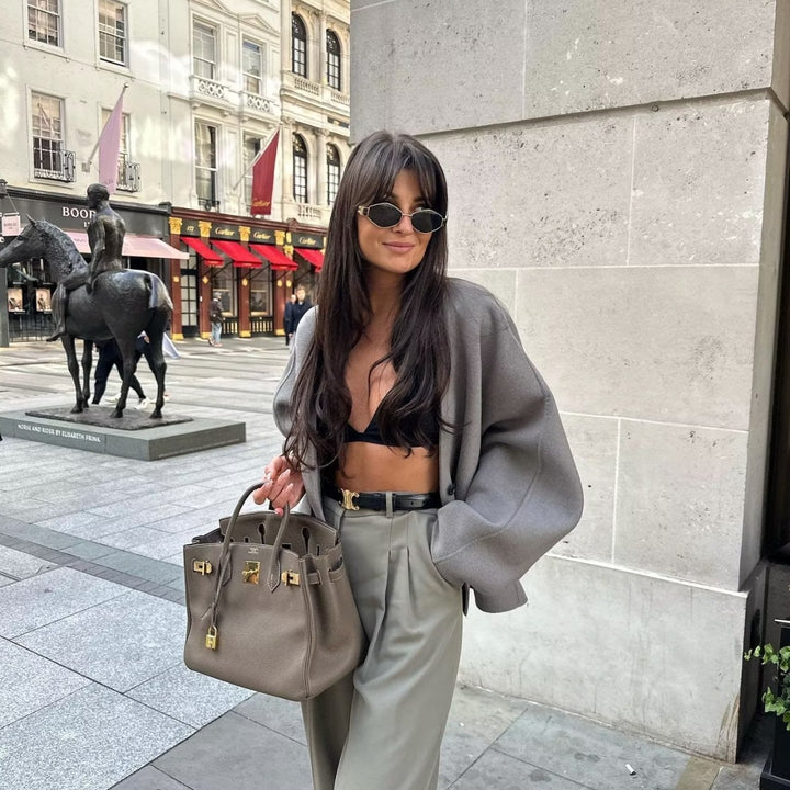 Damen modische Kurzjacke mit elegantem Schnitt und praktischen Taschen Drune