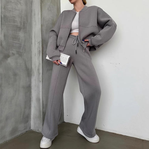 Damen Freizeitlook mit lässiger Zip-Jacke und weit geschnittener Hose Drune
