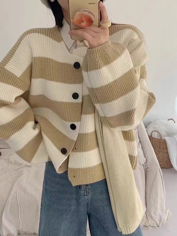Damen Strickjacke mit Druckknopfverschluss und breiten Streifen Drune