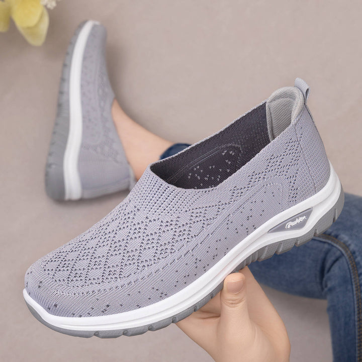 Damen nan gestrickter Slip-On Komfortwalker mit Memory-Fußbett, elastischem Sockeneinstieg und rutschfester Profilsohle Drune