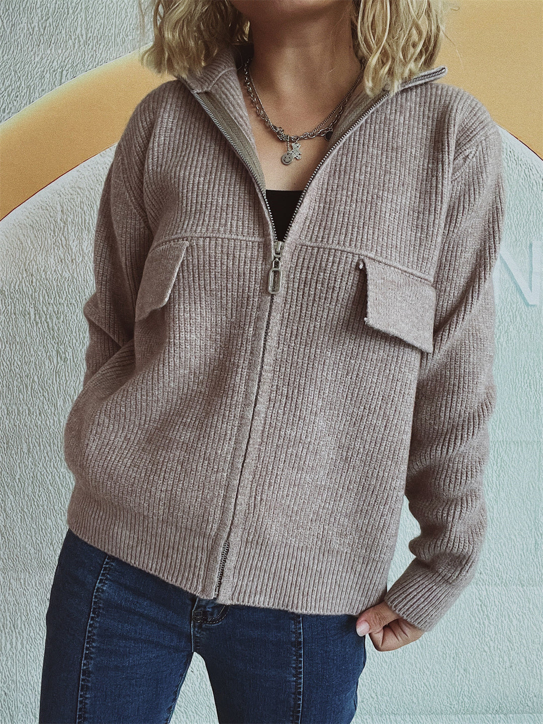 Damen lässige Strickjacke mit praktischen Taschen und hohem Kragen Drune