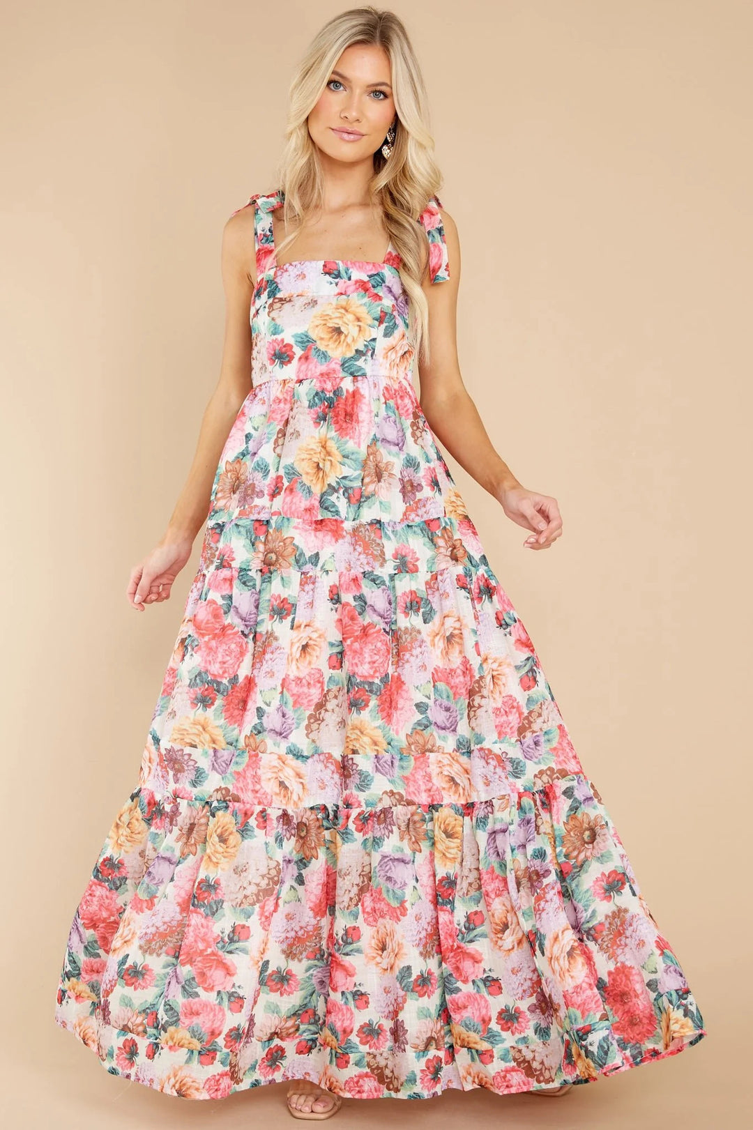 Damen Boho Maxikleid mit verspielten Rüschendetails und Trägern Drune