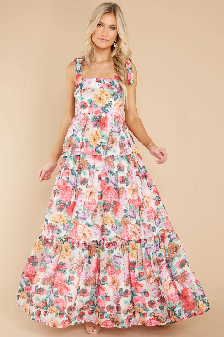 Damen Boho Maxikleid mit verspielten Rüschendetails und Trägern Drune