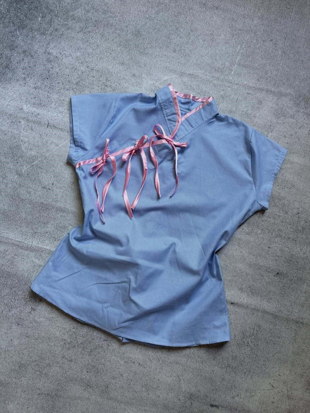 Damen Urbanes Karo-Top mit raffinierten Rüschendetails Drune