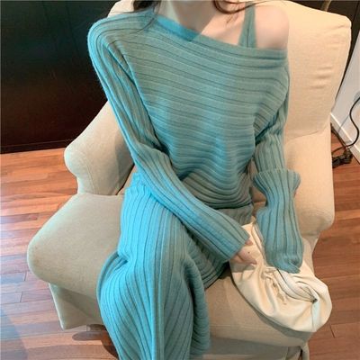 Damen Strickkleid mit asymmetrischem Ausschnitt und Rippstruktur Drune