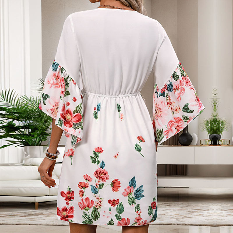 Damen luftiges Wickelkleid mit eleganten Rüschendetails und floralem Muster Drune