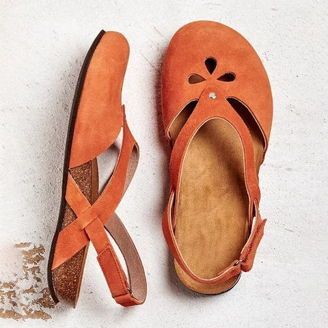 Damen nan geschlossene Slingback-Sandale aus Veloursleder mit ergonomischem Kork-Fußbett und dekorativen Loch-Aussparungen Drune