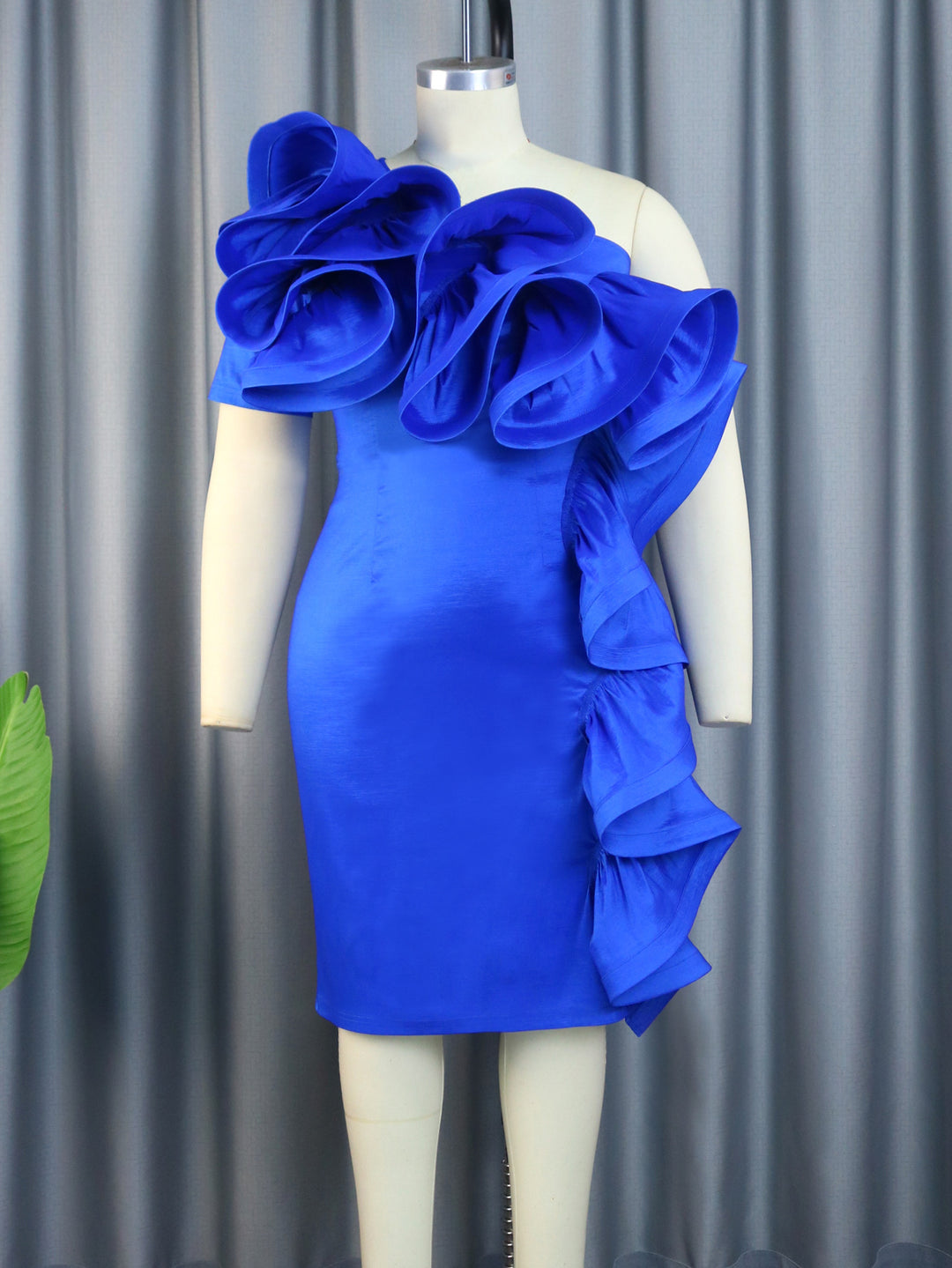 Damen elegantes Kleid mit dramatischen Rüschendetails Drune
